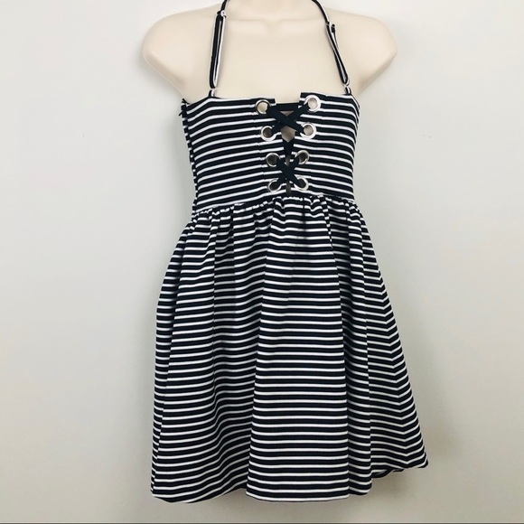 Guess Black and white striped  strap dress size‎ 4 - Picture 2 of 9